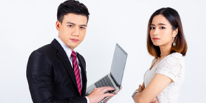 Young businesspeople discussing about Benefits of Hiring Local vs International Talent in Cambodia