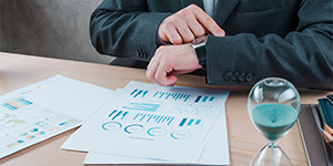 Time-to-fill vs cost-per-hire comparison showing key hiring benchmarks for recruitment performance.